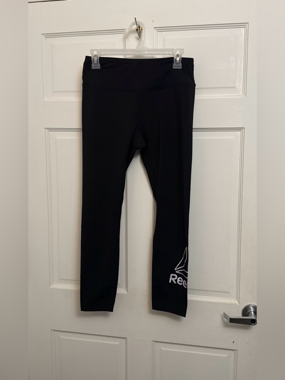 Reebok women’s Black Logo Leggings size M